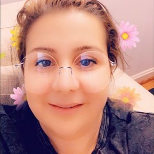 Meet your Posher, Roula